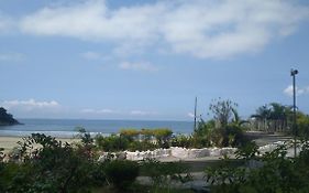 Apartamento de frente a Praia, pé na areia com wi-fi LOFTJM com 01 vaga de garagem sujeita a disponibilidade